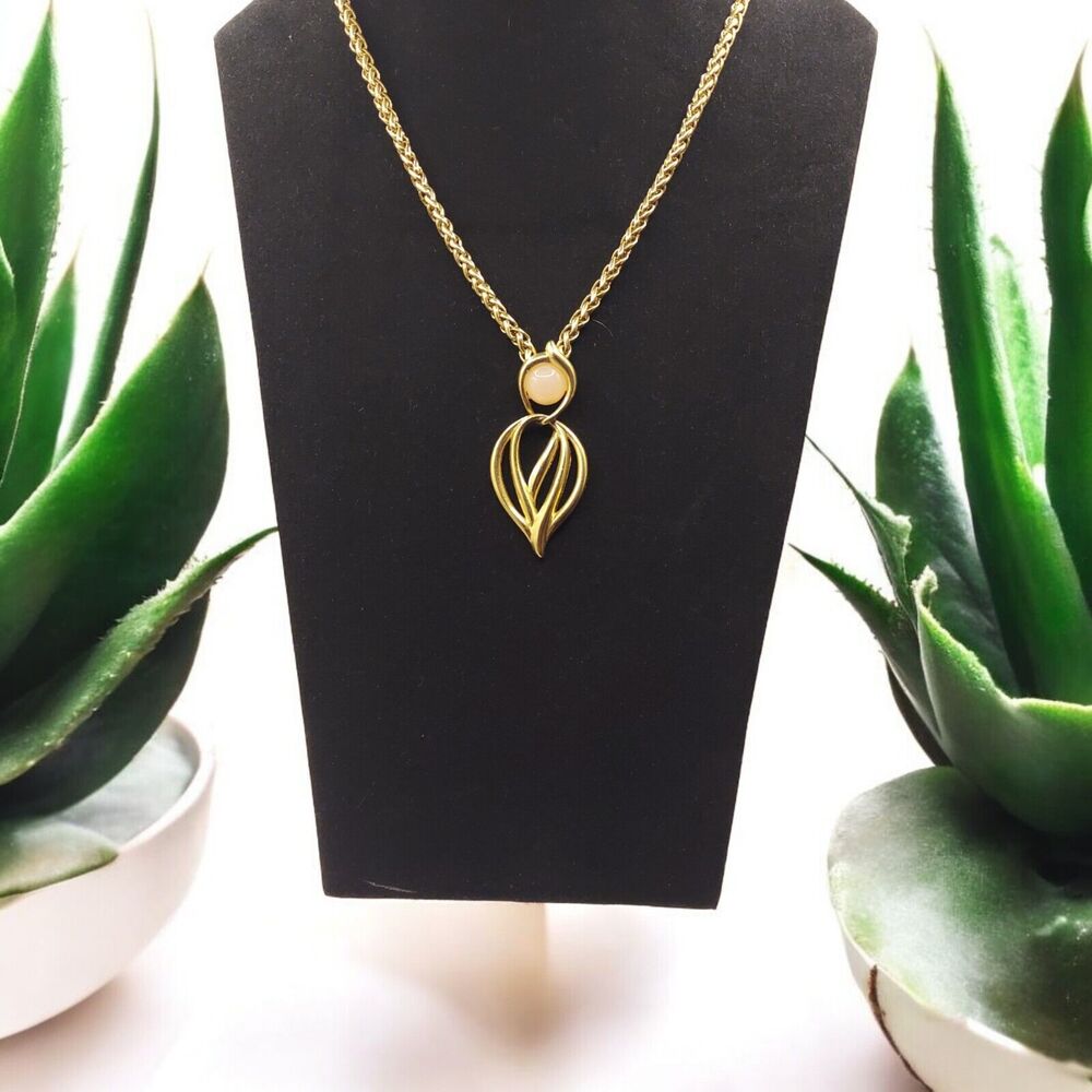 VTG Signed TRIFARI Necklace 70s Pink Cabochon 2.5" Pendent 25" Rope Chain